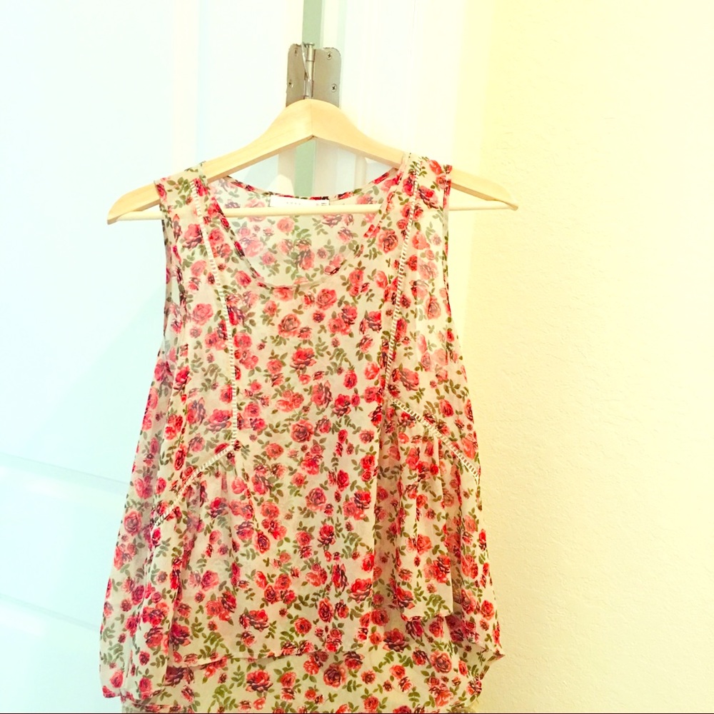 Lush sleeveless Blouse